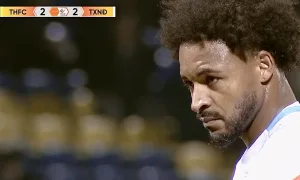 Nam Định hòa Thanh Hóa khi Xuân Son sút hỏng phạt đền